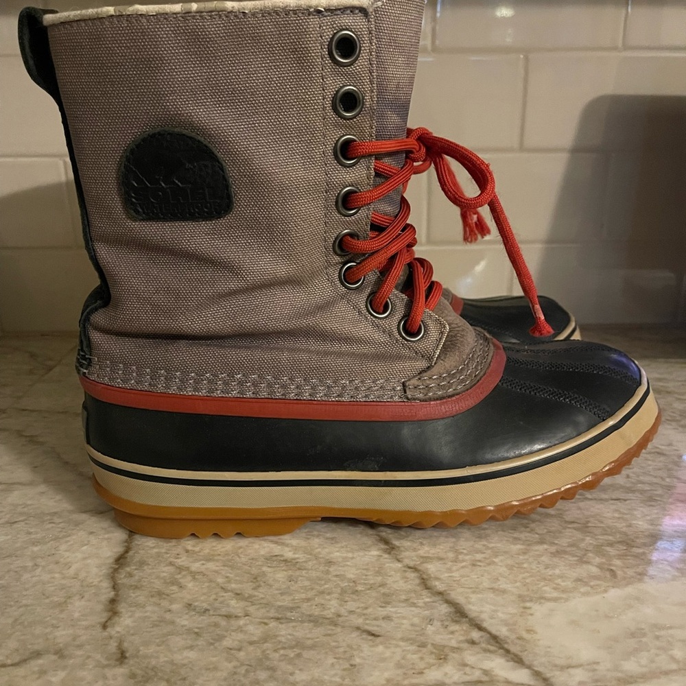Sorel Black and gray canvas